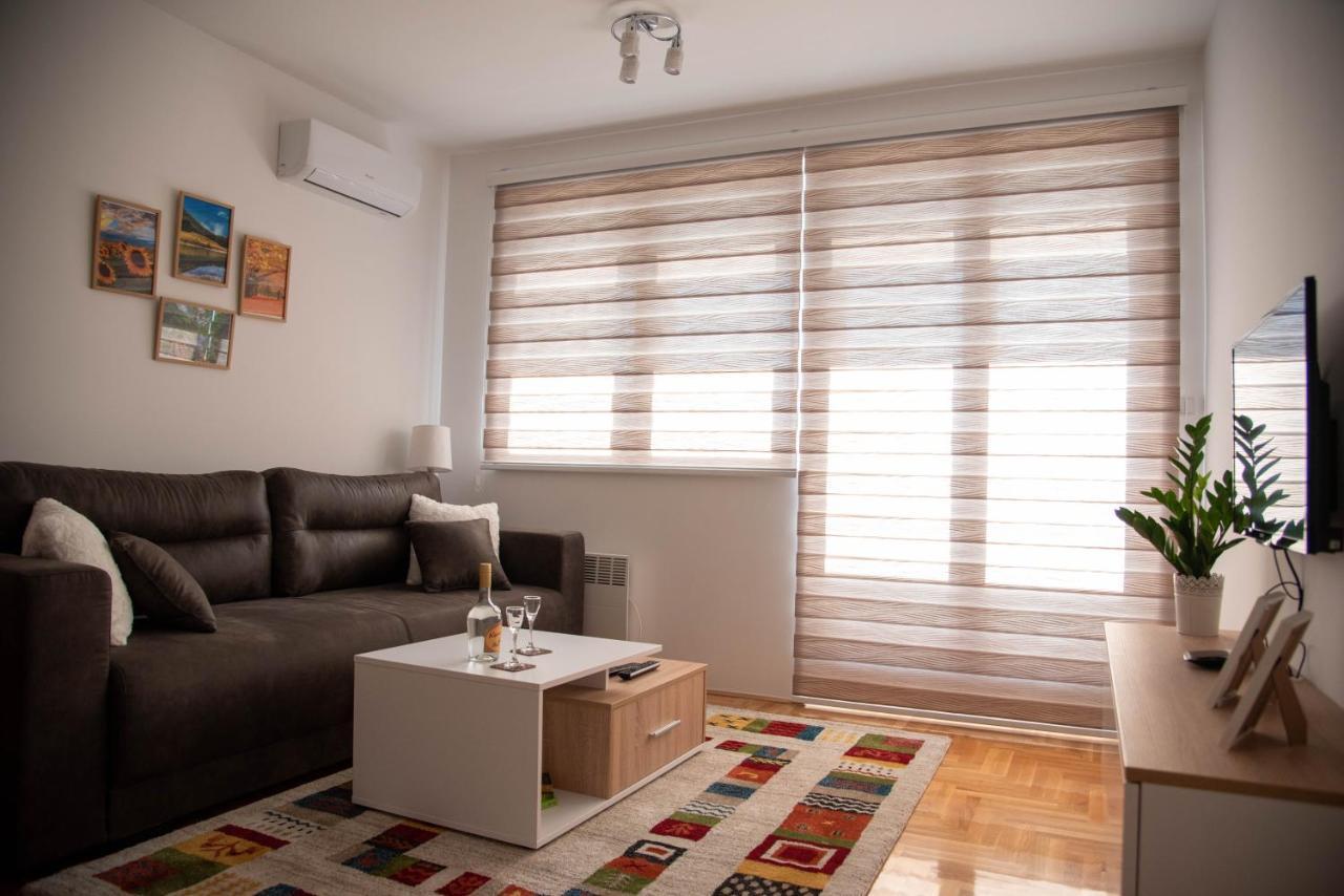 Stan Na Dan Mb Istocno Sarajevo Appartement