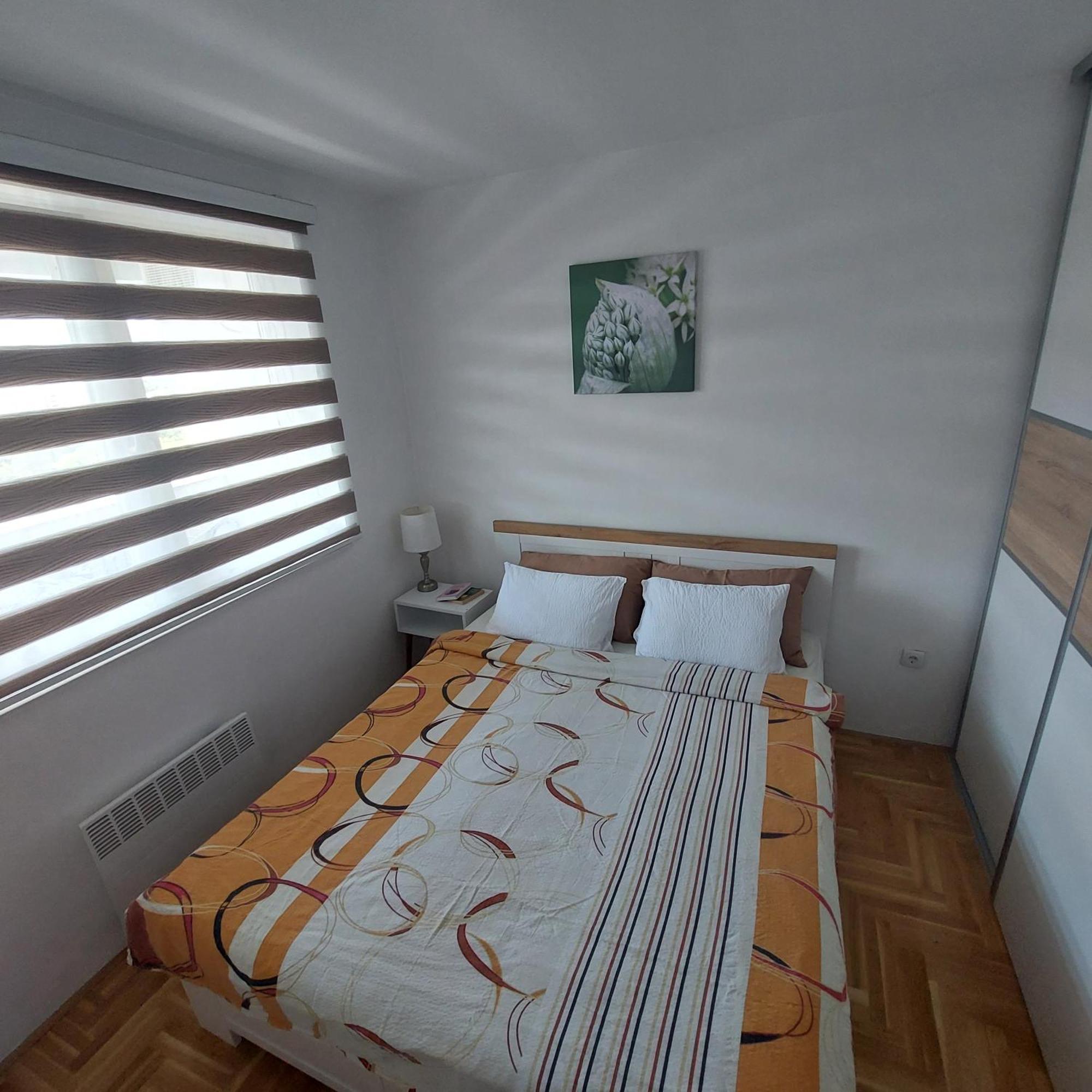 Stan Na Dan Mb Istocno Sarajevo Appartement